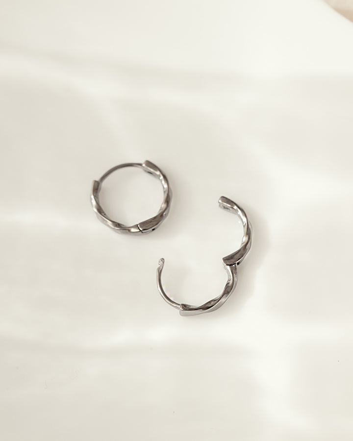 122201102110-07.jpg